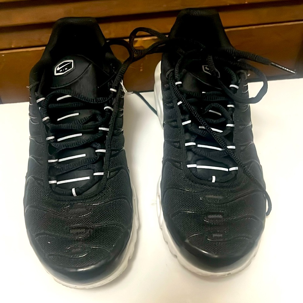 Nike Air Max for women.  Excellent conditions.  For sale  cause they fit small.